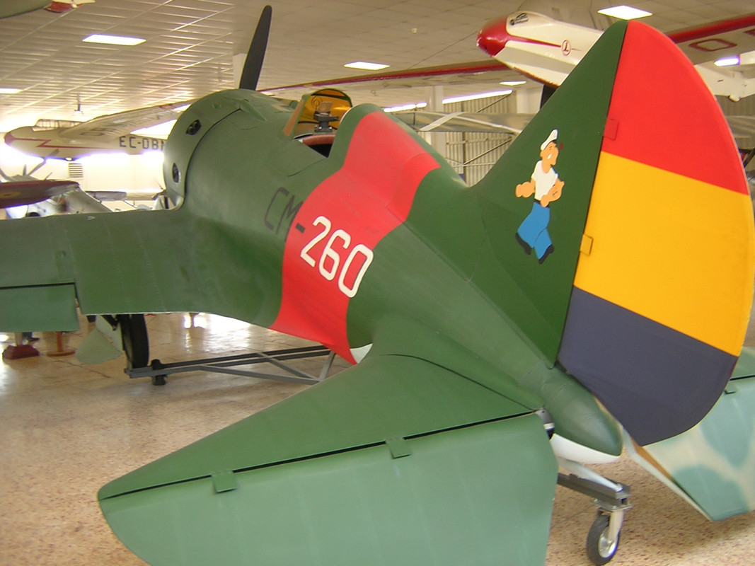 Polikarpov I-16 Tipo 24 Nº de Serie 2421039 está en exhibición en el Museo del Aire de Cuatro Vientos en Madrid, España