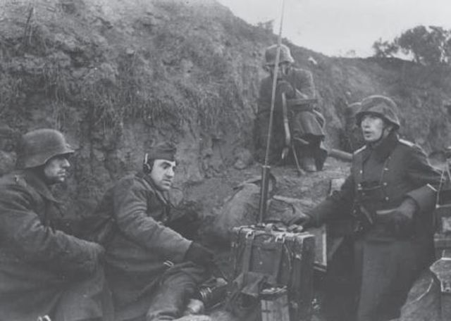 Puesto de mando en una trinchera en el corredor de Ramushevo. Otoño 1942