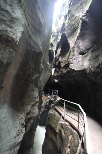 RUTA DEL ENANITO DE MUGGESTUTZ-AARESCHLUCHT-HARDER KULM - ATRACÓN DE ALPES SUIZOS, TOQUES DE FRANCIA E ITALIA (18)