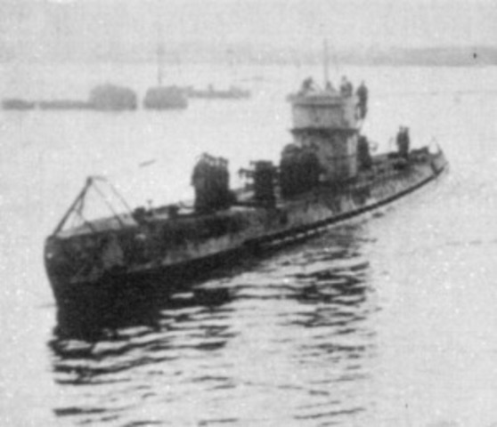 El U-123 deja la base naval de Lorient, Francia, con destino al Atlántico Norte