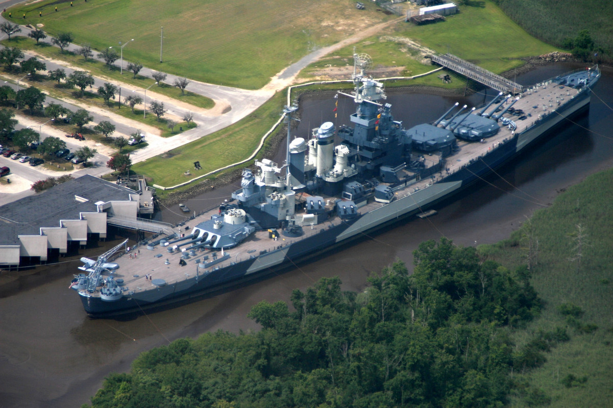 USS North Carolina BB 55 conservado en el North Carolina Battleship Memorial, Wilmington, Carolina del Norte, EE.UU.