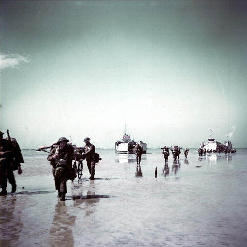 Tropas canadienses desembarcando en Juno Beach. Junio 6 de 1944