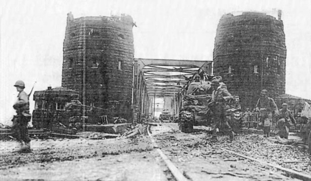 Puente ferroviario de Ludendorff, Remagen, marzo de 1945