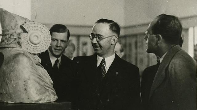 Heinrich Himmler visita la Dama de Elche
