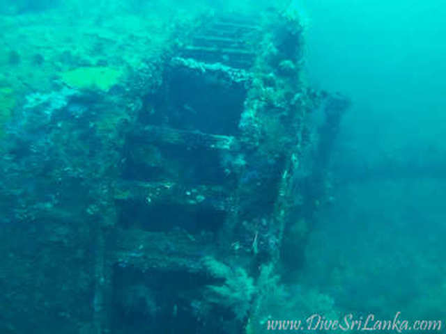 Restos hundidos del barco en el fondo marino a 53 metros de profundidad