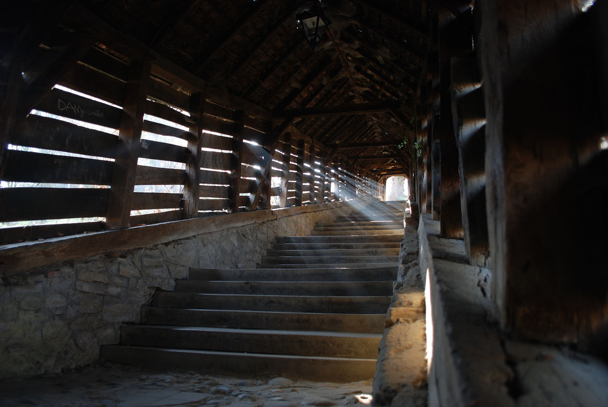 Sighisoara_covered_staircase_inside_view.jpg